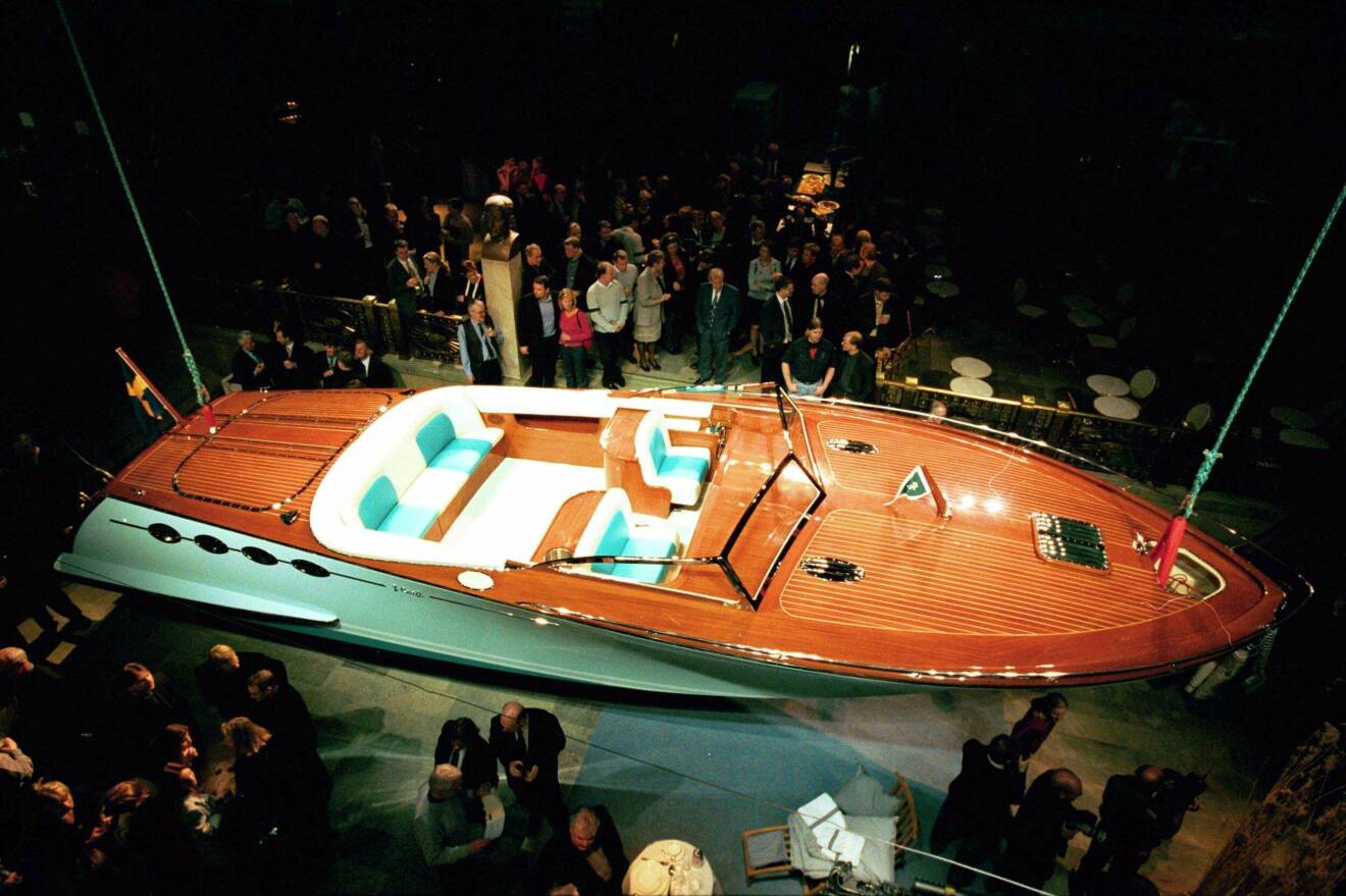 Kungens båt Polaris när den visades på NK i Stockholm år 2000
