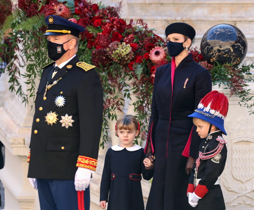 På fredag är det Monacos nationaldag, och upp till bevis för furstinnan Charlene. Furst Albert Furstinnan Charlene Prinsessan Gabriella Prins Jacques Monacos nationaldag