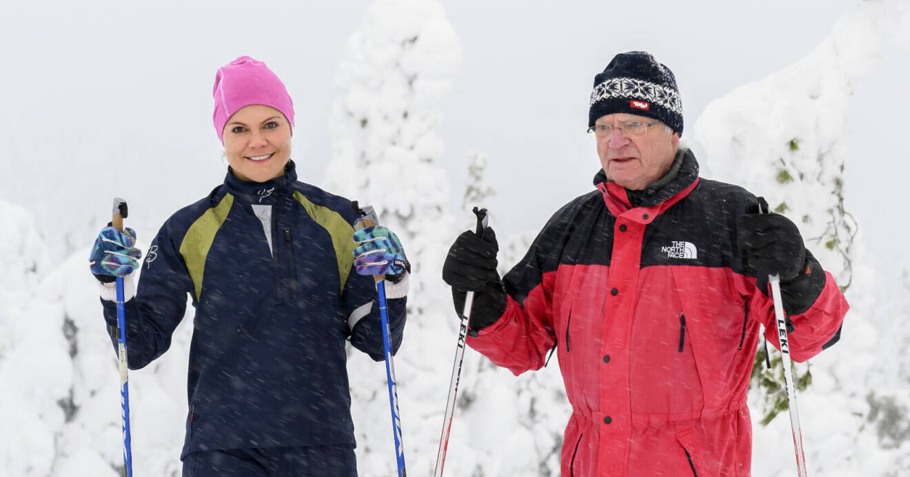 Kronprinsessan Victoria och kung Carl Gustaf åker skidor i Sälen