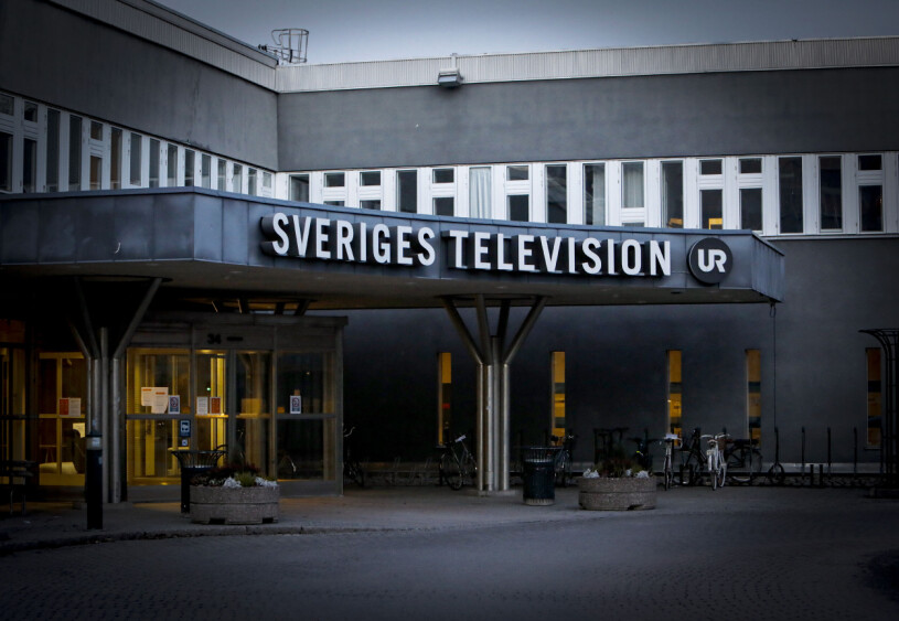 SVT har strikta regler när det kommer till reklam. Sveriges Television, SVT, SVT-Huset, exteriört. entré, Oxenstiernsgatan, skylt, logga. Stockholm, 2021