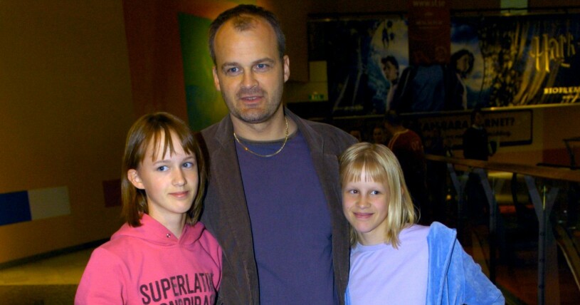 Linnea Rheborg (höger) och Josefin Rheborg (vänster) med pappa Johan, 2004. Linnea Rheborg, Johan Rheborg och Josefin Rheborg