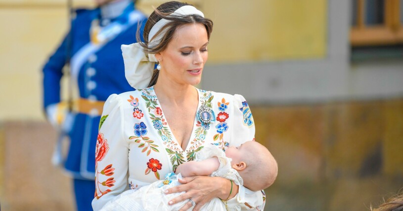 Prinsessan Sofia med minstingen Julian på prinsens dop. Prinsessan Sofia