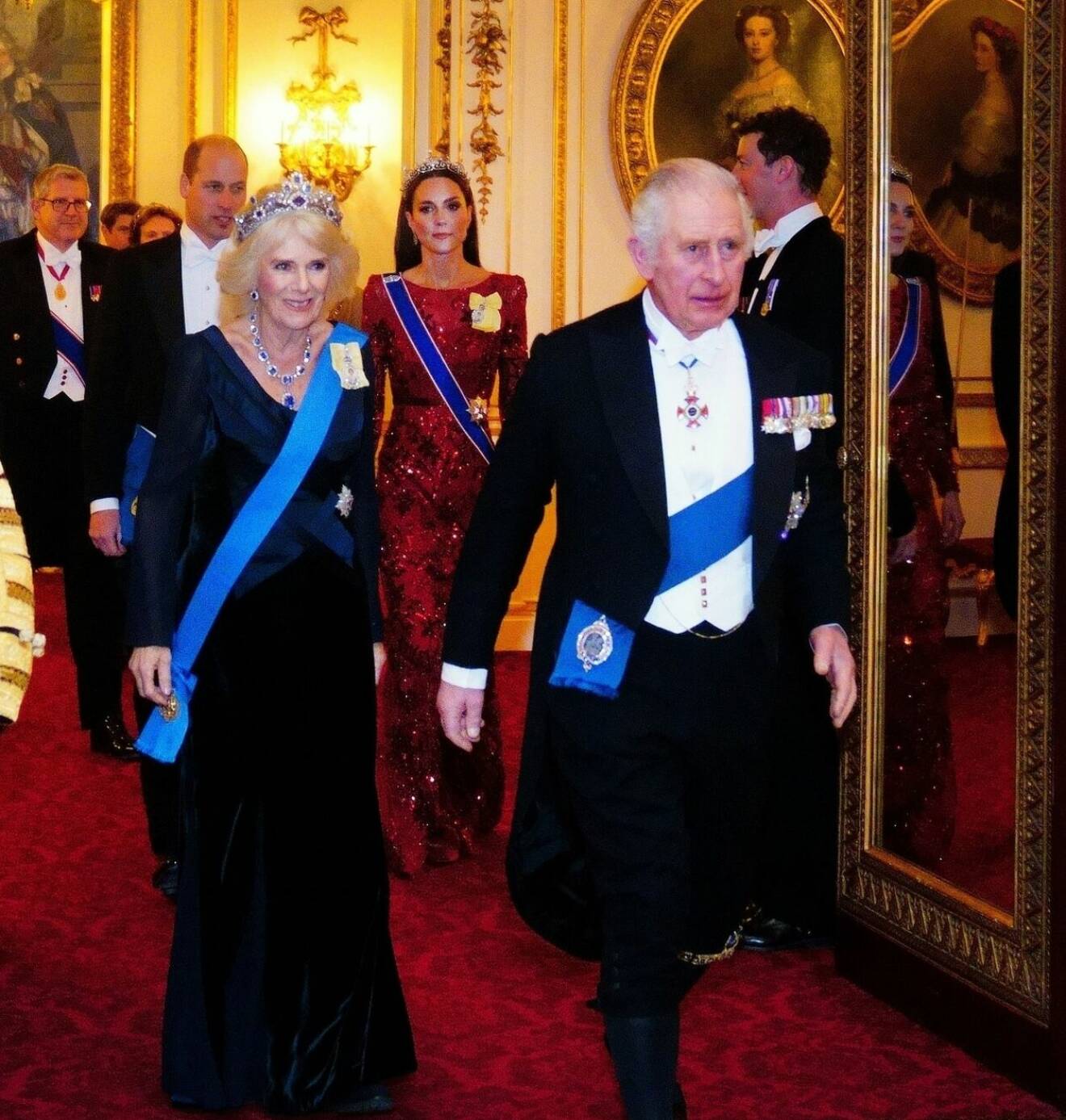 Kung Charles och drottning Camilla på diplomatmottagning på Buckingham Palace
