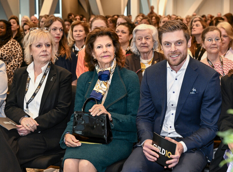 Drottning Silvia med Jämställdhetsmyndighetens generaldirektör Lena Ag och Jacob Flärdh, styrelseordförande för Child10