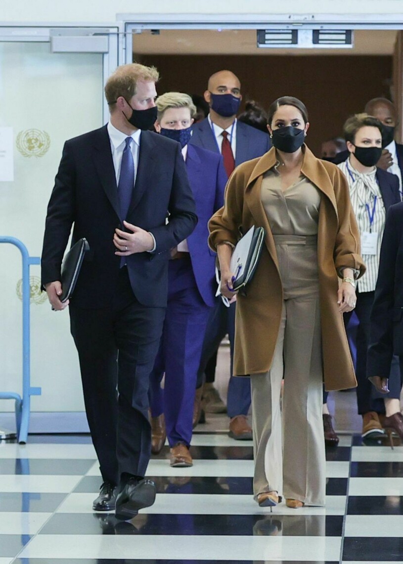 På väg till mötet med Förenta Nationernas generalsekreterare Antonio Guterres i FN:s högkvarter. Prins Harry Meghan Markle FN New York