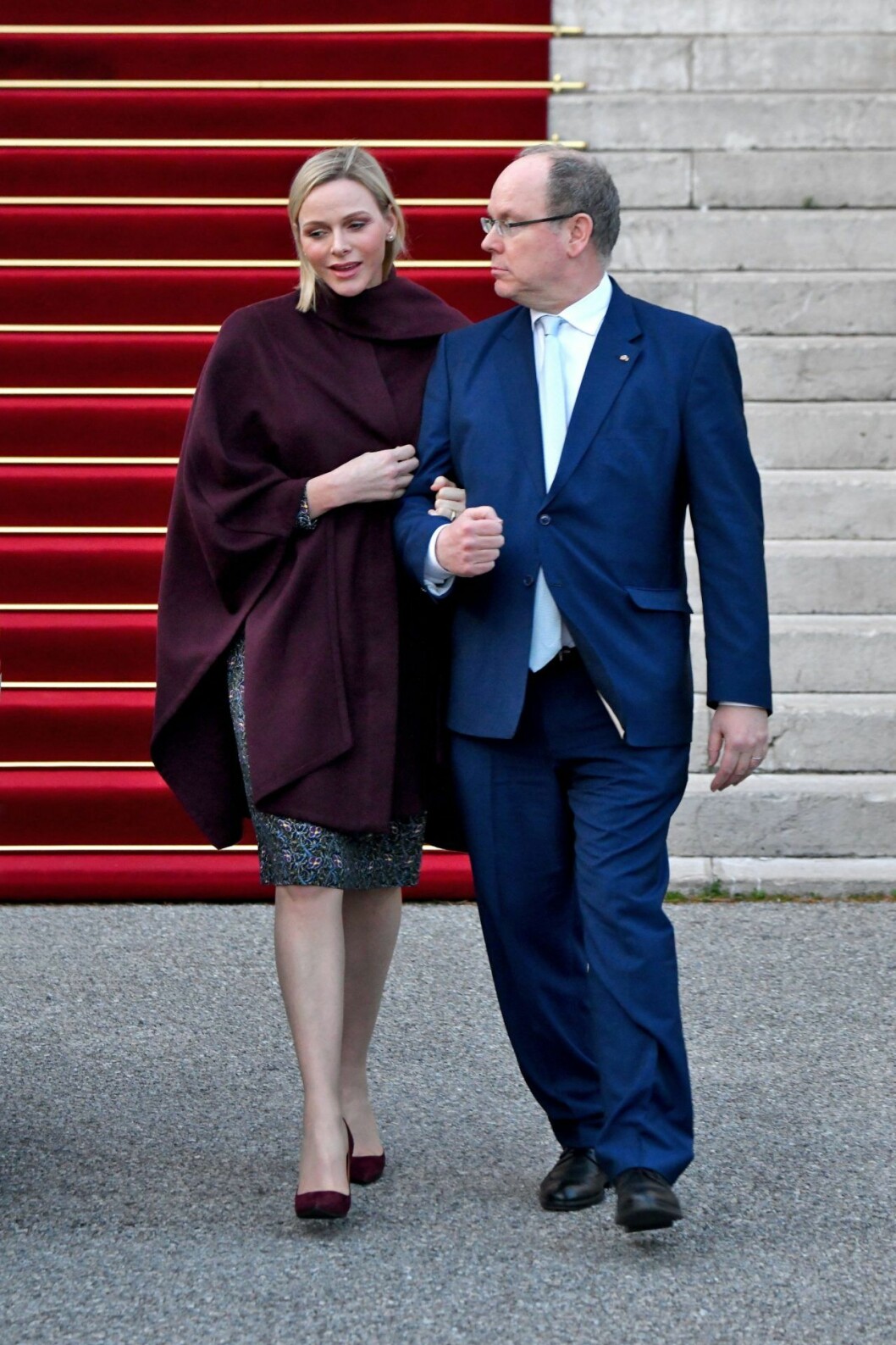 Charlene och Albert är väldigt kärvänliga med varandra. Charlene och Albert är väldigt kärvänliga med varandra.