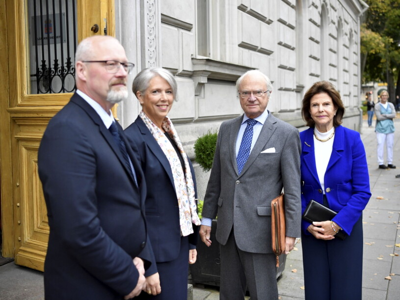 Kungen och drottningen med Jönköpings landshövdingepar Helena Jonsson och Göran Johansson. Kungen drottningen Jönköpings landshövdingepar Göran Johansson Helena Jonsson