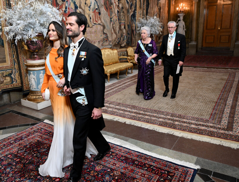 Fina prinsparet! Prinsessan Sofia och prins Carl Philip vid Kungens middag för Nobelpristagarna på Stockholms slott.