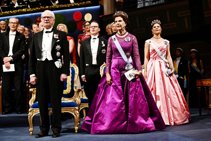 Tung kunglig stilsuccé på Konserthusets scen. Kungafamiljen på Nobel 2022 Konserthuset