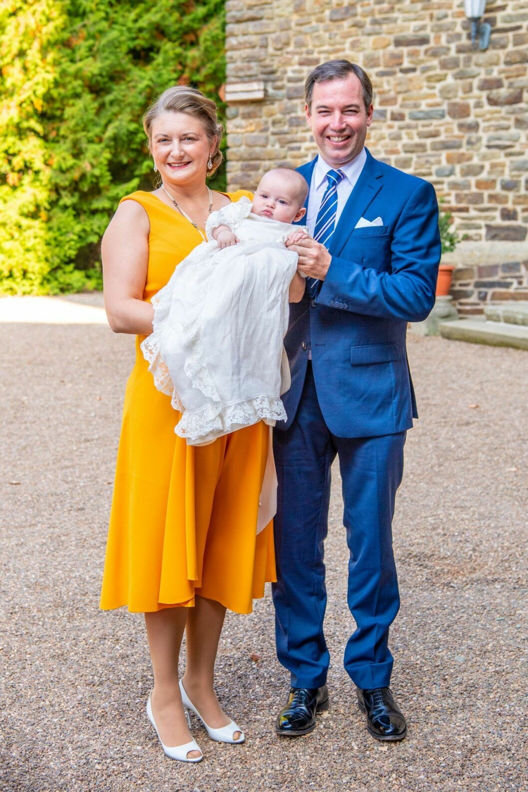 Prinsessan Stephanie i gul klänning från Paule Ka. Credit: Myroyals. Prins Charles Luxemburg