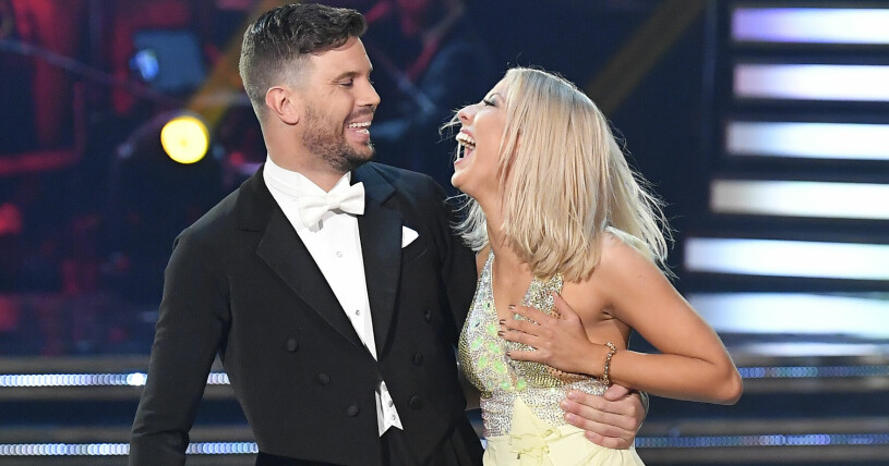 Här var Robin Bengtsson och Sigrid Bernson inte officiellt ett par än, men visst ser man kemin... Robin Bengtsson och Sigrid Bernson dansar i Let's Dance 2019