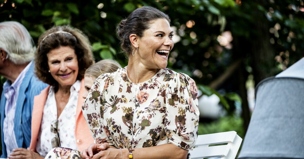 Victoria lägger också märke till Daniels skojande!