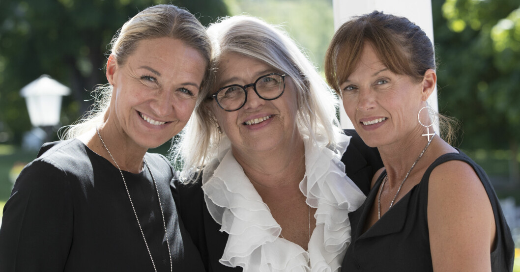 Kristin Kaspersen, Monica Svensson och Malin Berghagen skriver om sin mamma Lill-Babs i en ny bok.