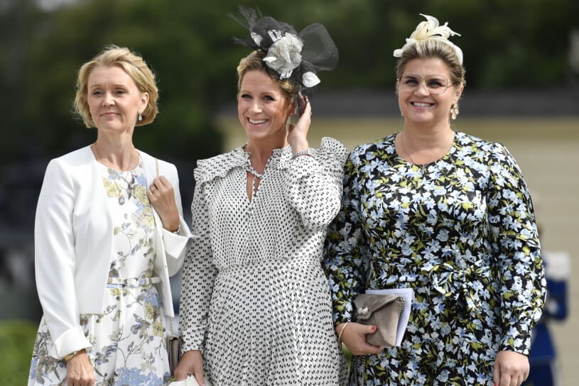 Chefbarnmorskan Charlotta Nilsson, överläkaren Sophia Brismar Wendel och barnmorskan Elisabeth Storch hjälpte prins Julian till världen på Danderyds sjukhus. Nu är de gäster på dopet. Chefbarnmorskan Charlotta Nilsson Överläkaren Sophia Brismar Wendel Barnmorskan Elisabeth Storch Prins Julians dop