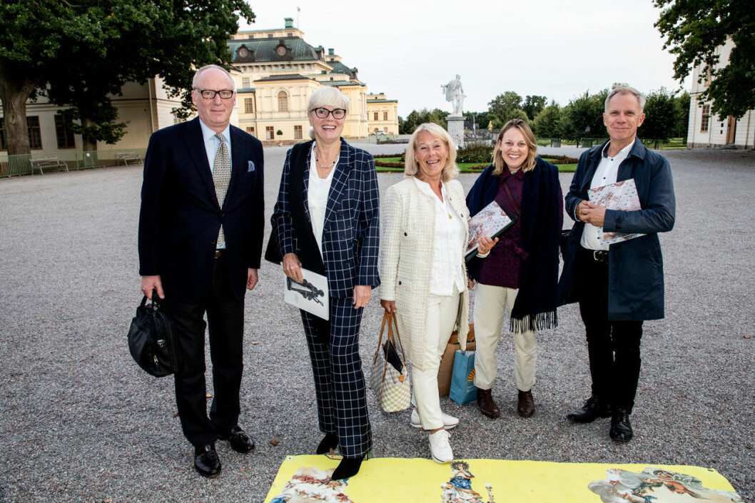 Wilhelm Lüning, ordförande Vänföreningen, Karin Forseke, ordförande Drottningholms Slottsteater, Birgitta Svendén, vd Kungliga Operan, Emelie Bergbohm, vd Bohm Bohm Room och Anders Frennberg, vd Teateralliansen. Wilhelm Lüning, ordförande Vänföreningen, Karin Forseke, ordförande Drottningholms Slottsteater, Birgitta Svendén, vd Kungliga Operan, Emelie Bergbohm, vd Bohm Bohm Room och Anders Frennberg, vd Teateralliansen.