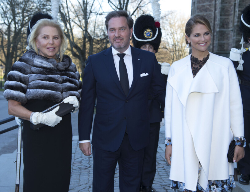 Eva värnar om sitt privatliv, precis som Chris.
