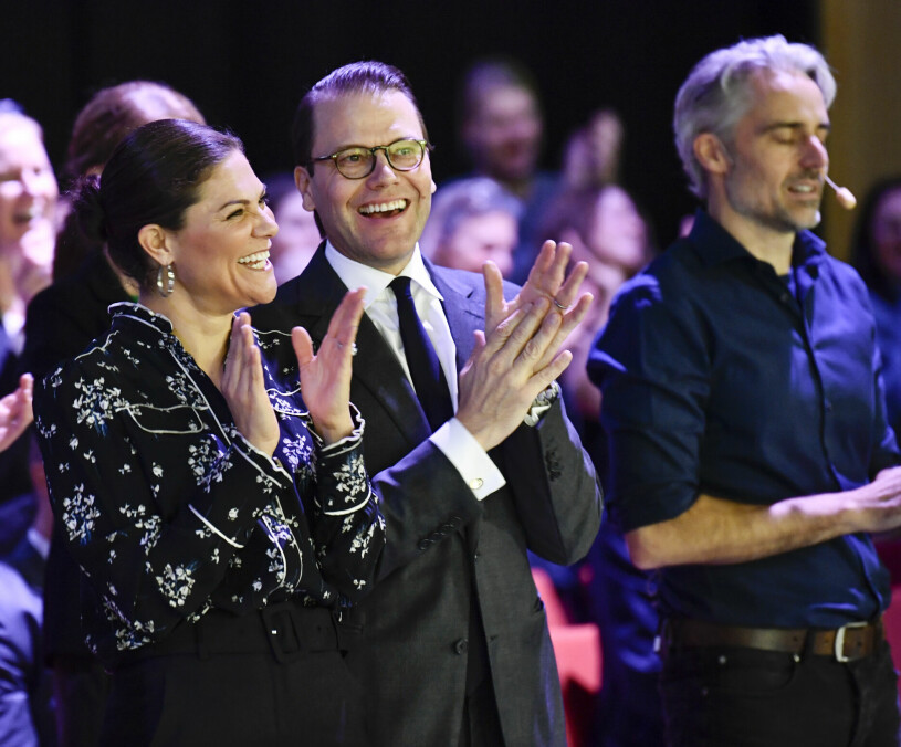 Victoria, Daniel – och så Anders Wallensten där till höger, som gav konkreta råd om matvanor, rörelse och motivation. Kronprinsessan Victoria Prins Daniel Pep Forum 2021 Anders Wallensten
