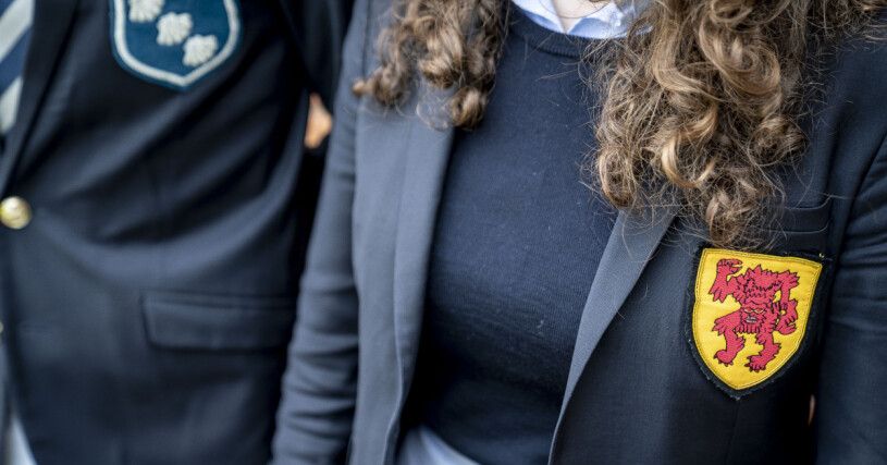 Uniformen på prins Christians nya skola Herlufsholm. Skoluniform Herlufsholm Internatskola Prins Christian