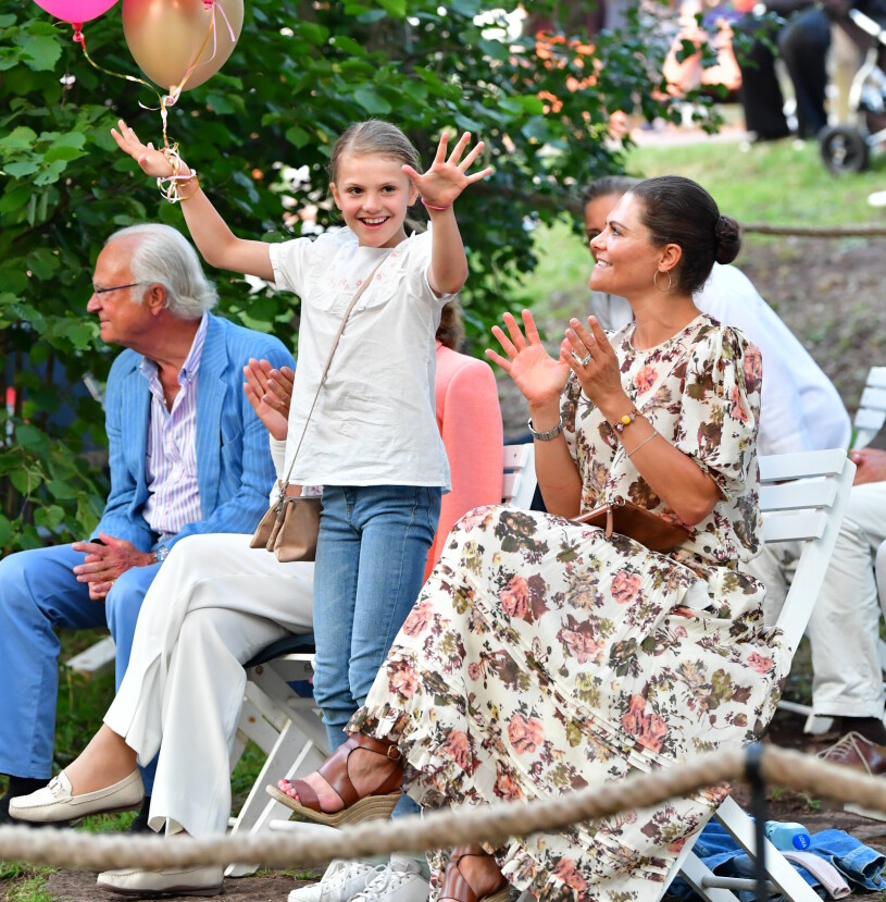När Estelle fick feeling... Prinsessan Estelle dansar till Carolas Hey Mickey Solliden Sessions 2021
