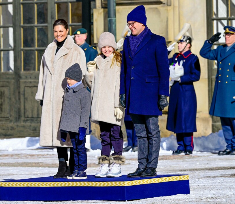 Kronprinsessan Victorias med familjen vid det officiella namnsdagsfirandet på Stockholms slott 2023