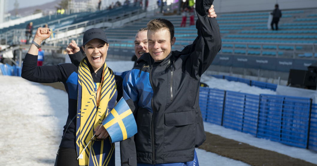 Så här säg det ut 2018 under vinter-Paralympics i Sydkorea: Kronprinsessan Victoria hyllade Zebastian Modin efter hans OS-silver i sprinten. Kronprinsessan Victoria Zebastian Modin Paralympics 2018 Sydkorea