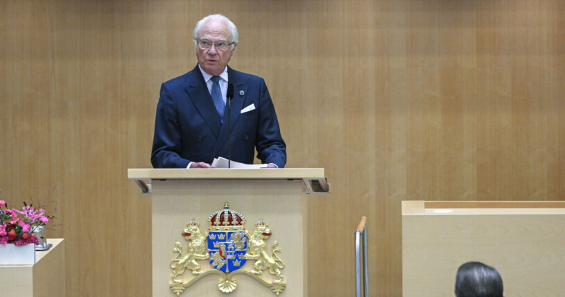 Kung Carl Gustaf håller tal inför riksmötets öppnande