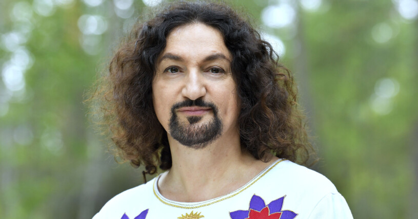 Thomas Di Leva ligger bakom låtar som Vem ska jag tro på och Vi har bara varandra. Thomas Di Leva