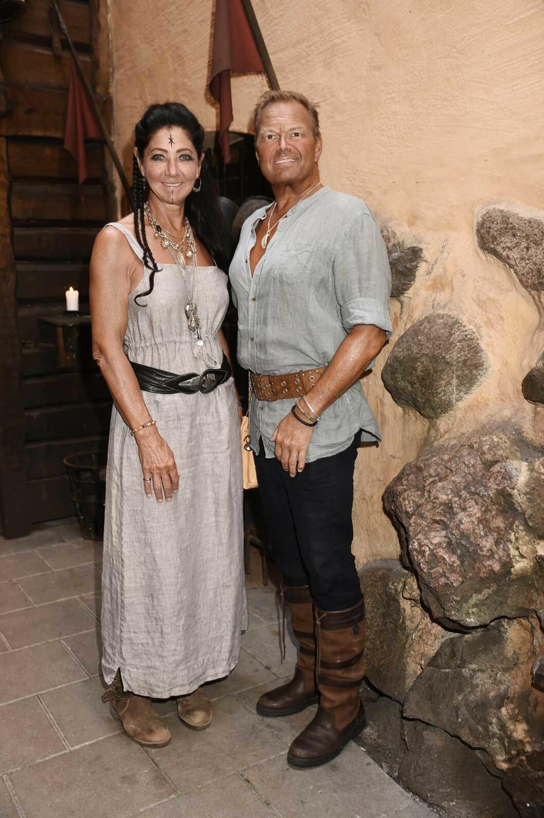 Vikingasnygga! Lena Ahlström, vd för Ledarstudion, och Carl-Michael Eklund. Vikingasnygga! Lena Ahlström, vd för Ledarstudion, och Carl-Michael Eklund.