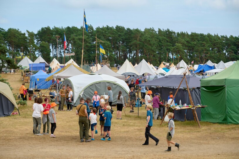 Scoutläger – då trivs kungen. Scoutrörelsen har funnits i över 100 år och har i dag 60 miljoner medlemmar. Kungaparet på besök på scoutlägret Jamboree22 i Norra Åsum