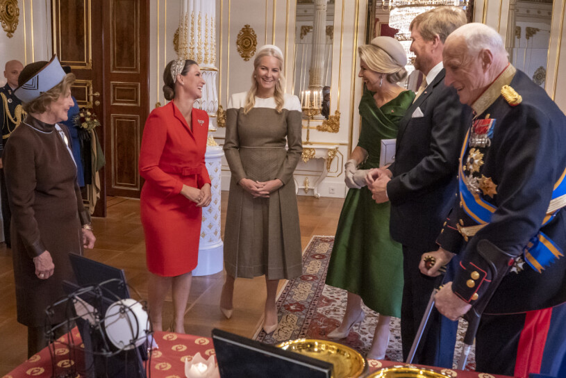En oväntad comeback av Märtha Louise. Kronprinsessan Mette-Marit Drottning Máxima Kung Willem-Alexander Kung Harald Drottning Sonja Prinsessan Märtha Louise Statsbesök Norge