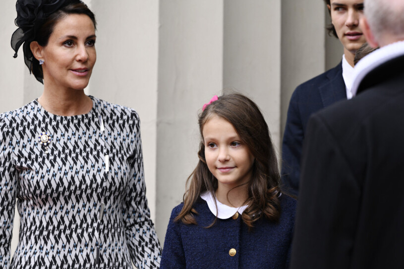 Marie berättar att 10-åriga Athena blir mobbad i skolan efter Margrethes beslut.