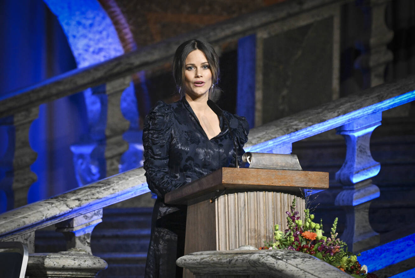 Prinsessan Sofia håller tal i Blå hallen