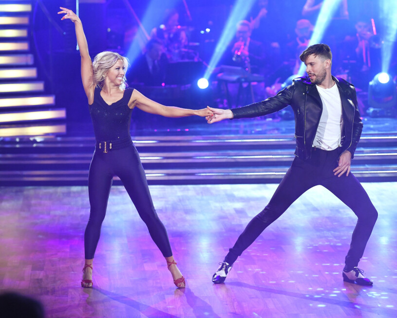 Det slog gnistor mellan Robin Bengtsson och Sigrid Bernson i Let's Dance! Sigrid Bernson och Robin Bengtsson blev ett par under Let´s Dance.