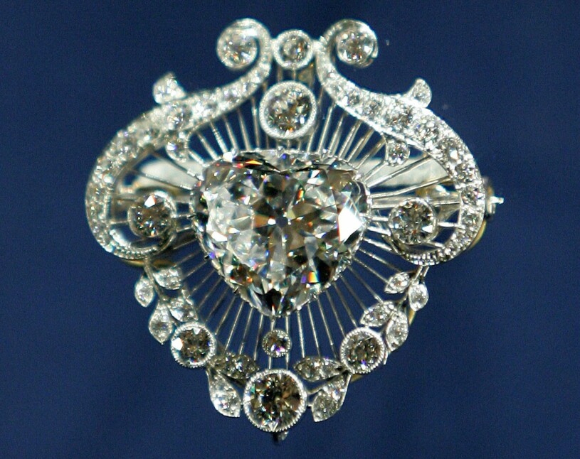 En brosch som är gjord på Cullinan–diamanten. Cullinan diamanten som drottning Elizabeth bar