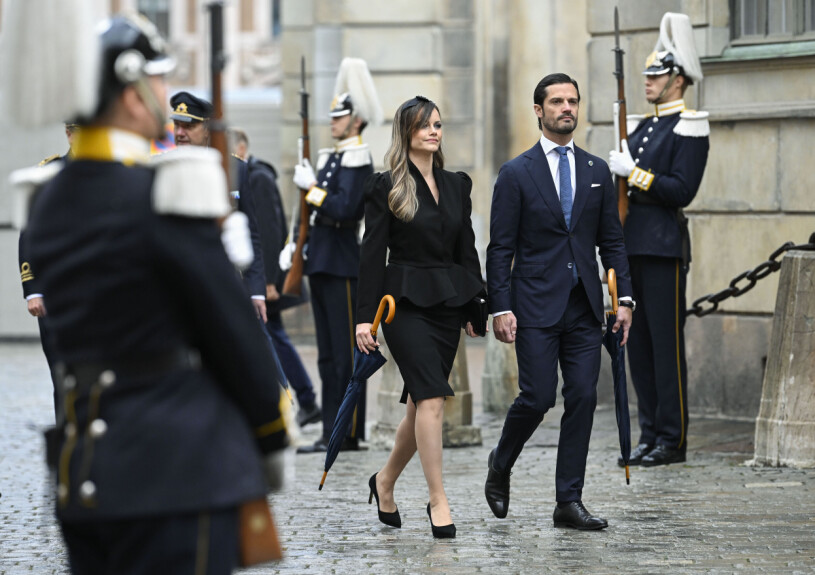 Prinsparet anländer till Storkyrkan. Prinsessan Sofia och prins Carl Philip
