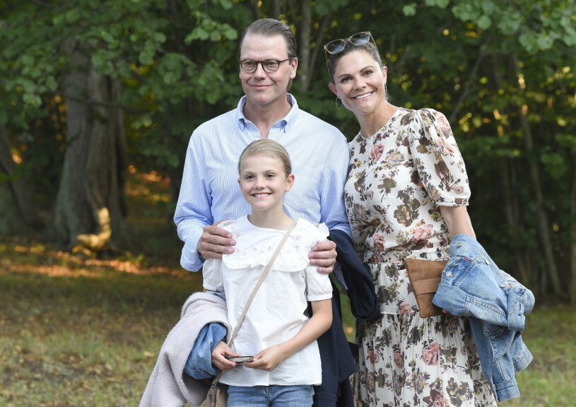 Pappa Daniel och mamma Victoria kommer i alla fall garanterat att stötta sin dotter!
