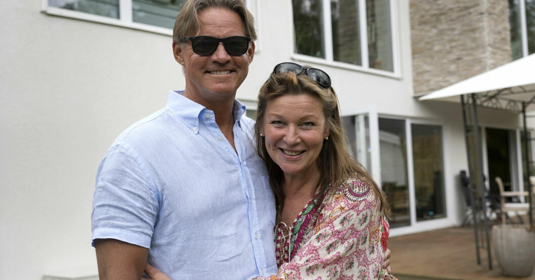 Mikael Sandström och Lotta Engberg jobbar på varsitt håll under sommaren. Mikael Soldoktorn Sandström och Lotta Engberg