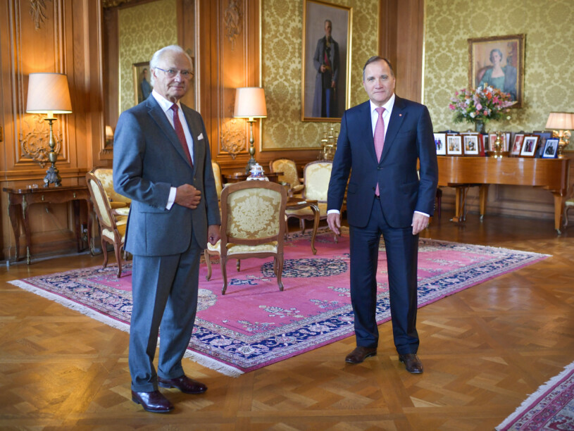 Statsminister Stefan Löfven (175 cm) på möte hos kungen (177 cm). Så lång är kungen Statsministern Längd