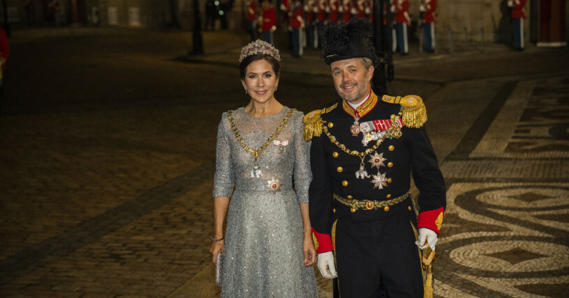 Kronprinsparet visar framfötterna när Margrethe är borta. Kronprinsessan Mary kronprins Frederik