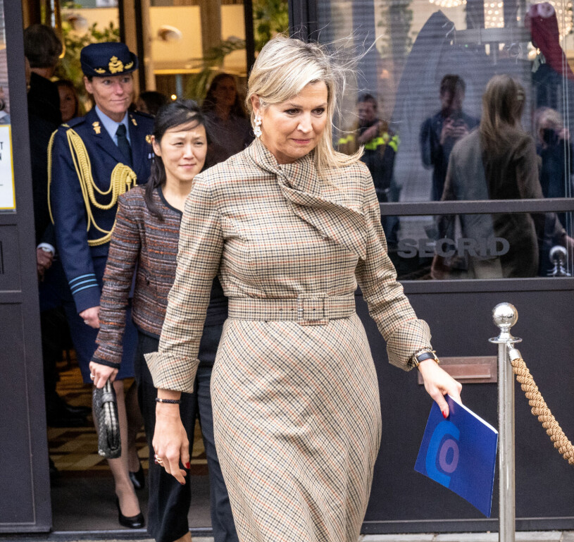 Drottning Máxima i rutig klänning vid Entreprenörsdagen i Haag