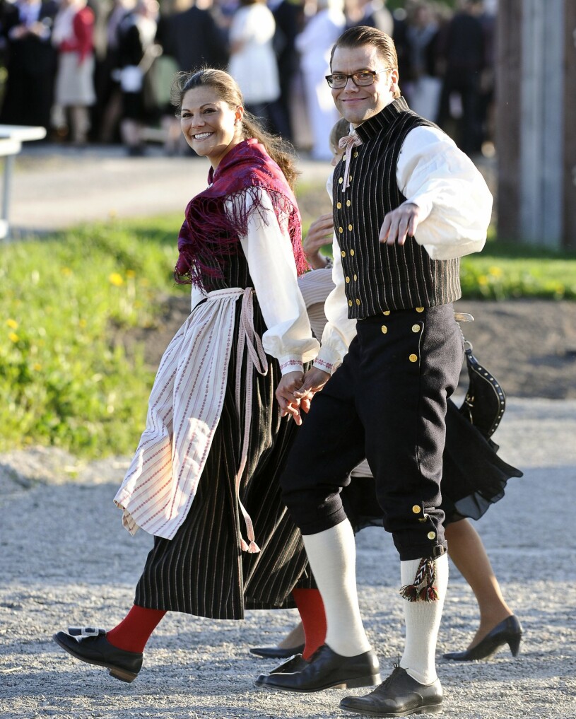 Första gången vi fick se Daniel i folkdräkt! Prins Daniel Kronprinsessan Victoria Ockelbodräkten