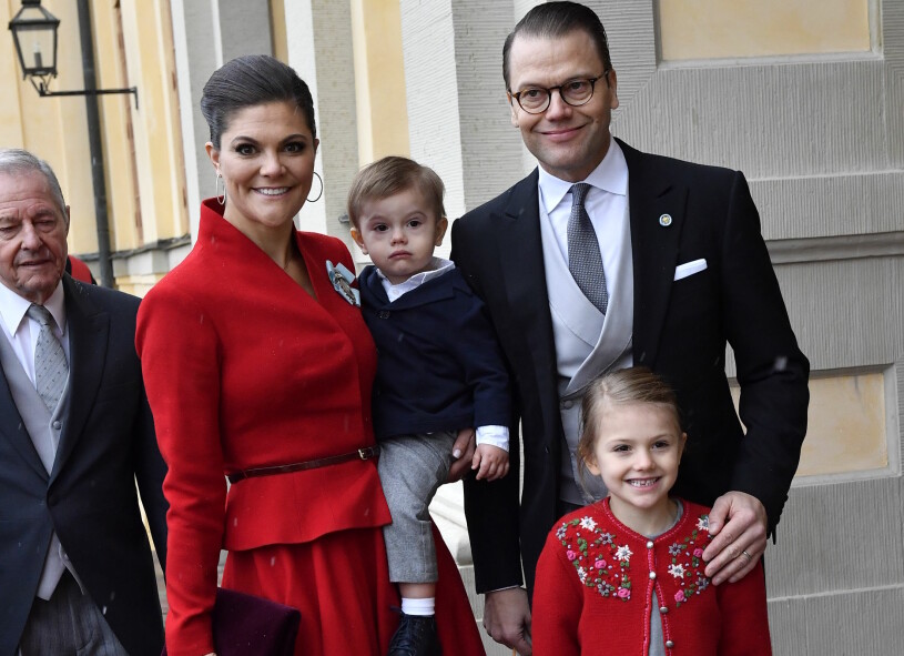 Kronprinsessan Victoria och prins Daniel med prins Oscar och prinsessan Estelle vid prins Gabriels dop i Drottningholms slottskyrka. Kronprinsessan Victoria på prins Gabriels dop