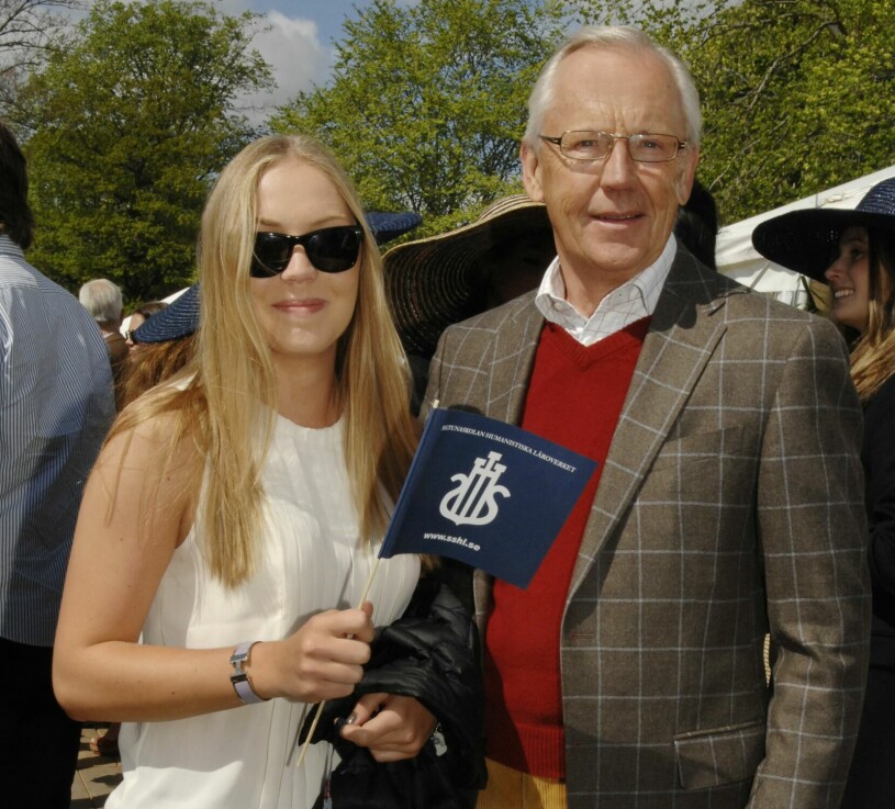 Bruden Vendela med sin pappa Hans Eric (här vid ett tidigare tillfälle). Kungen är gudfar till Vendela och drottningen är gudmor till paret Brodins son Hampus. Vendela Brodin med sin pappa Hans Eric Brodin