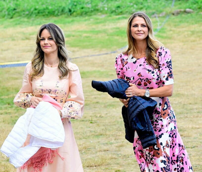 Prinsessan Madeleine och prinsessan Sofia. Prinsessan Madeleine och prinsessan Sofia under Victoriadagen 2022