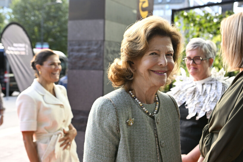 Victoria och drottning Silvia hade teamat ihop sig för dagens uppdrag: De nordiska arkivdagarna i Stockholm. Kronprinsessan Victoria och drottning Silvia på Nordiska Arkivdagarna 2022