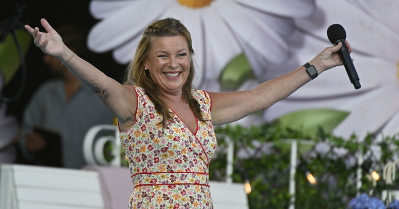 Lotta är verkligen en livsnjutare! Lotta Engberg under måndagens Lotta på Liseberg.