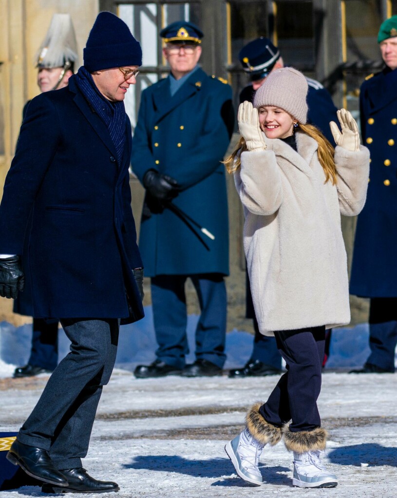 Estelle dansar in. Prinsessan Estelle showar på kronprinsessan Victorias namnsdag 2023