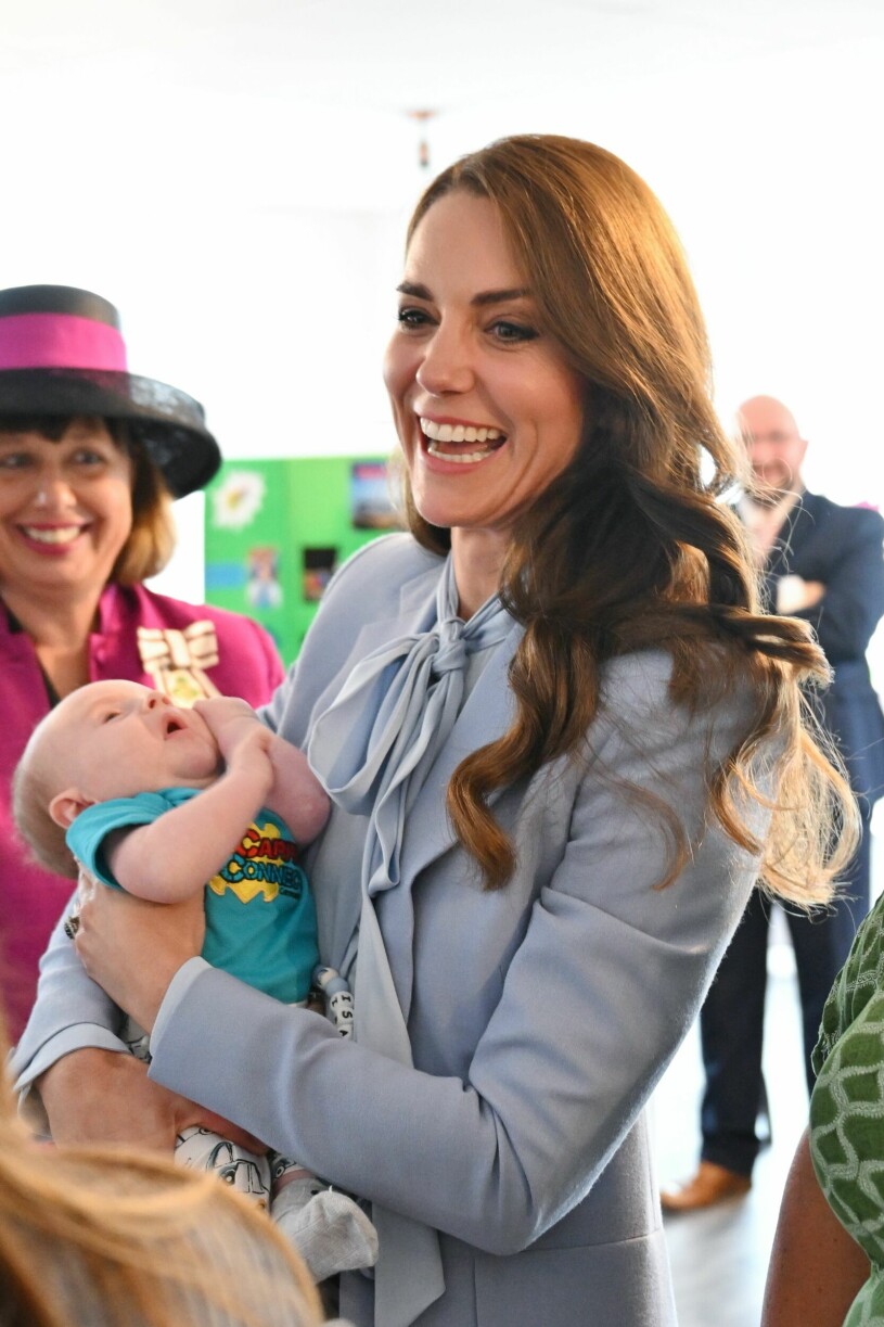 Prinsessan Kate älskar bebisar, och har varit öppen med att hon gärna skulle få en till. Prinsessan Kate med baby