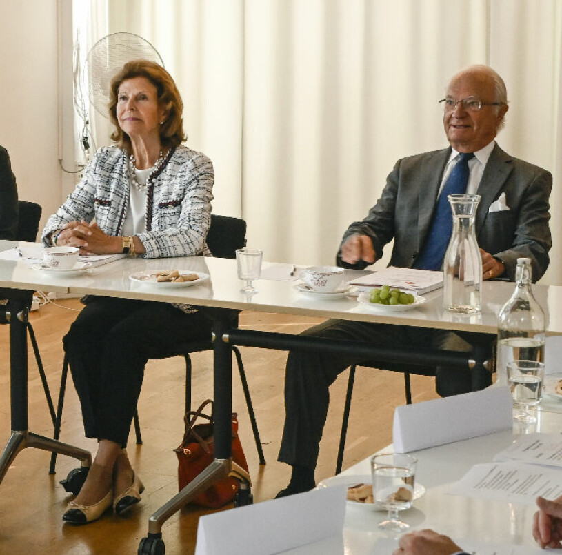 Kungen och drottningen hos Röda Korset tidigare i dag. Kungen och drottningen på besök hos Svenska Röda Korset 2022