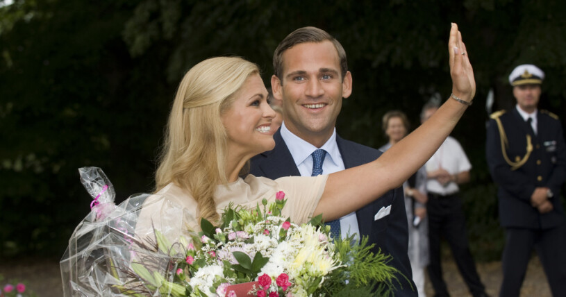 I augusti 2009 tillkännagav prinsessan Madeleine och Jonas Bergström sin förlovning. Inte ens ett år senare gick paret skilda vägar. Prinsessan Madeleine och Jonas Bergström tillkännager sin förlovning